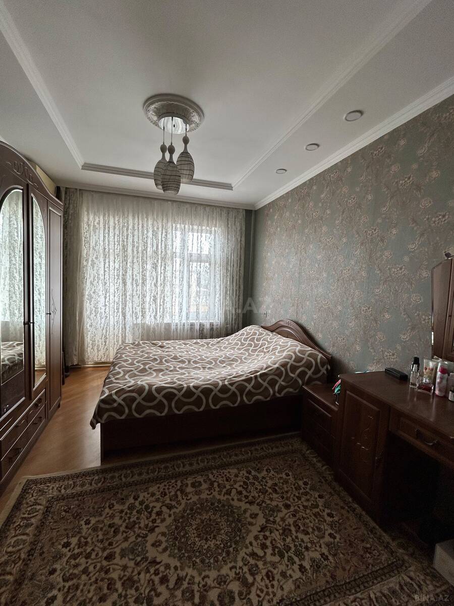 4 otaqlı Köhnə tikili, Bakıxanov q., Bakı