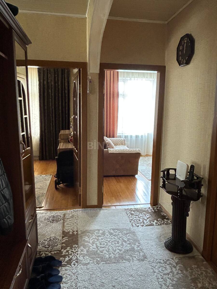 4 otaqlı Köhnə tikili, Bakıxanov q., Bakı