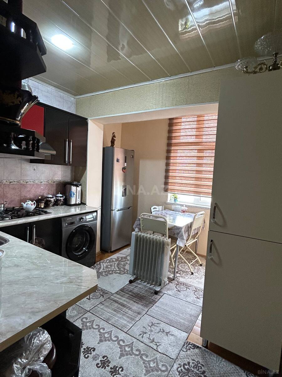 4 otaqlı Köhnə tikili, Bakıxanov q., Bakı