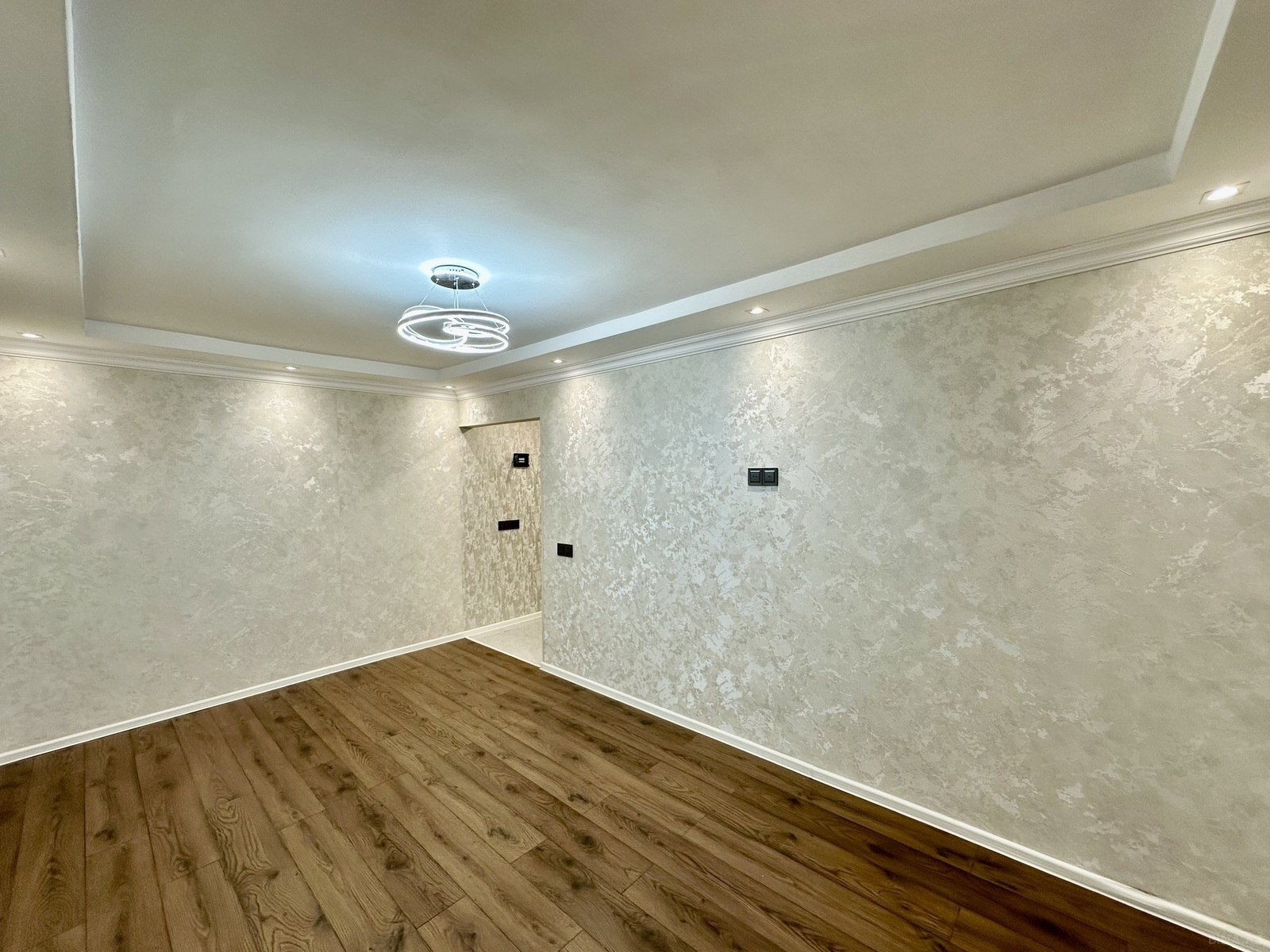 2 otaqlı Köhnə tikili, Qara Qarayev m., Bakı