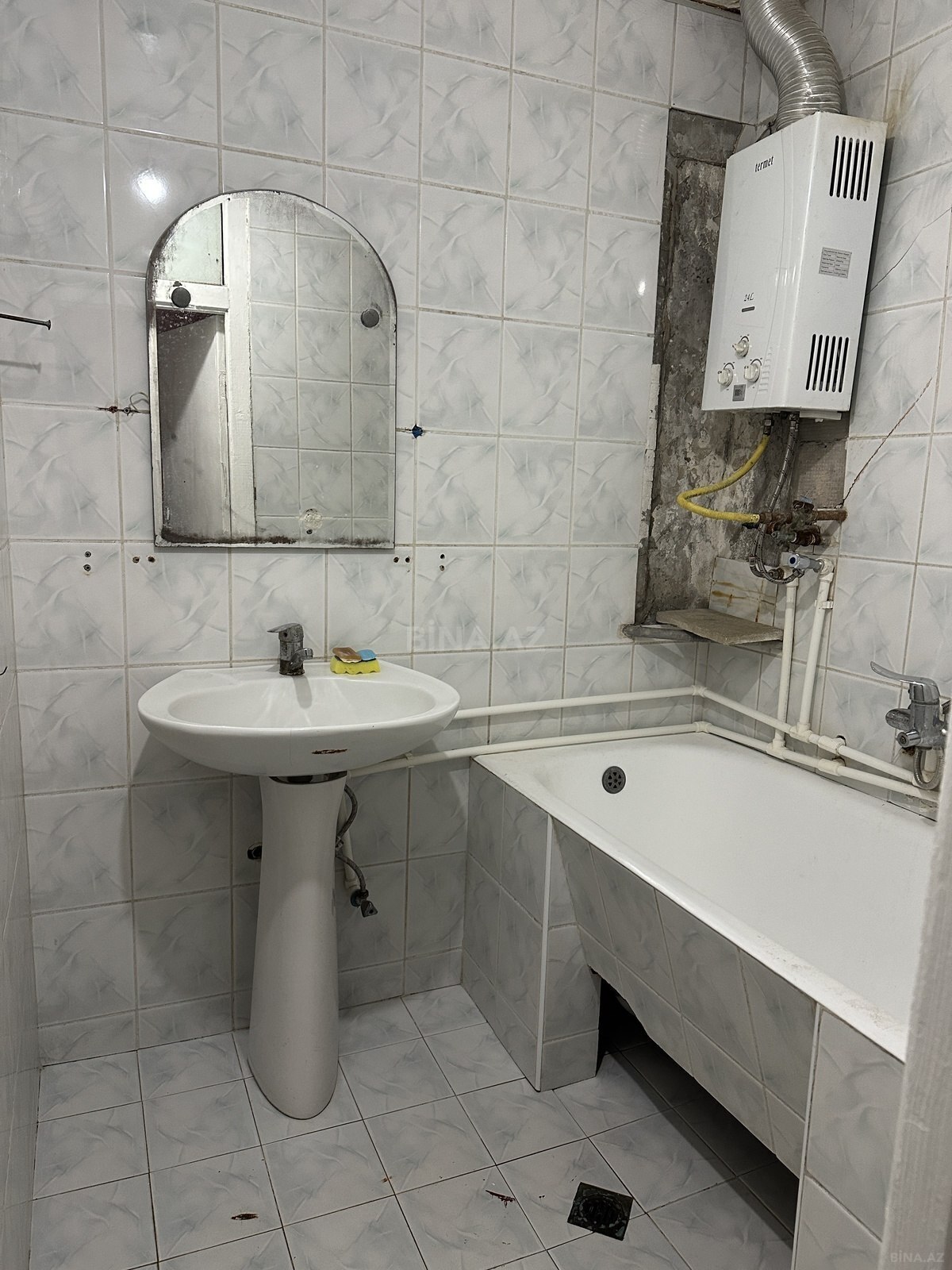 2 otaqlı Köhnə tikili, Bakıxanov q., Bakı