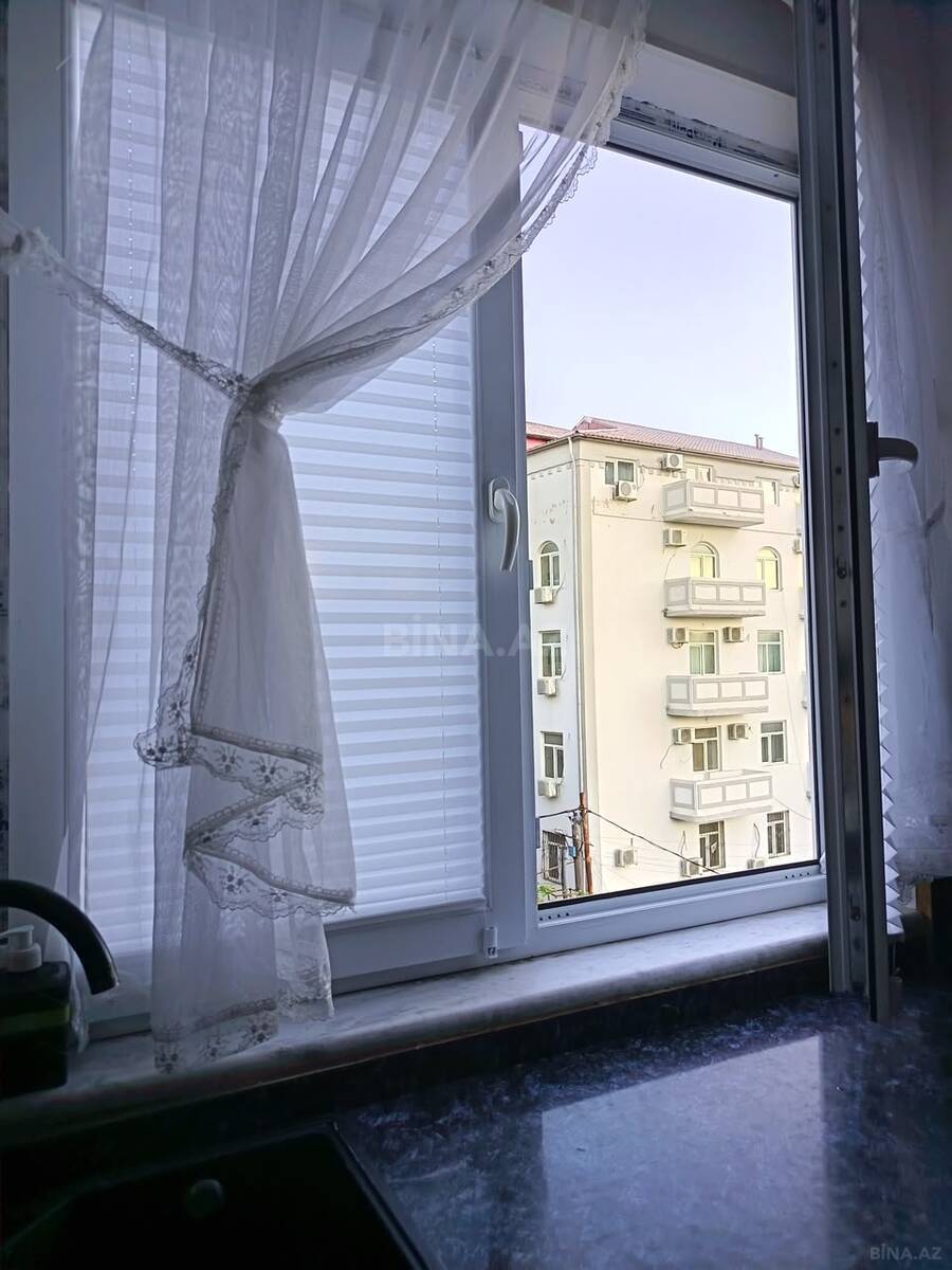 3 otaqlı Köhnə tikili, Avtovağzal m., Bakı