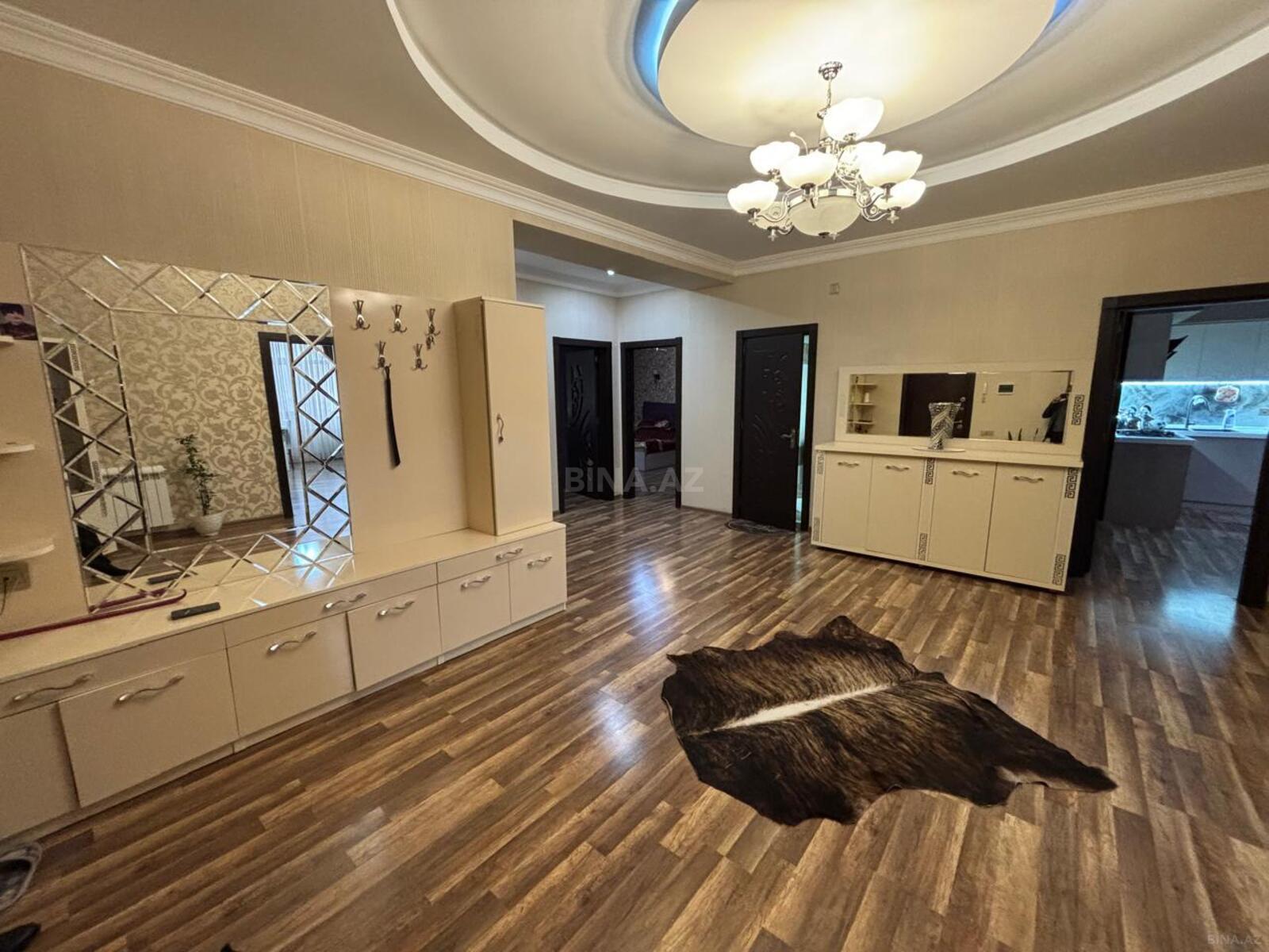 3 otaqlı Yeni tikili, Şah İsmayıl Xətai m., Bakı