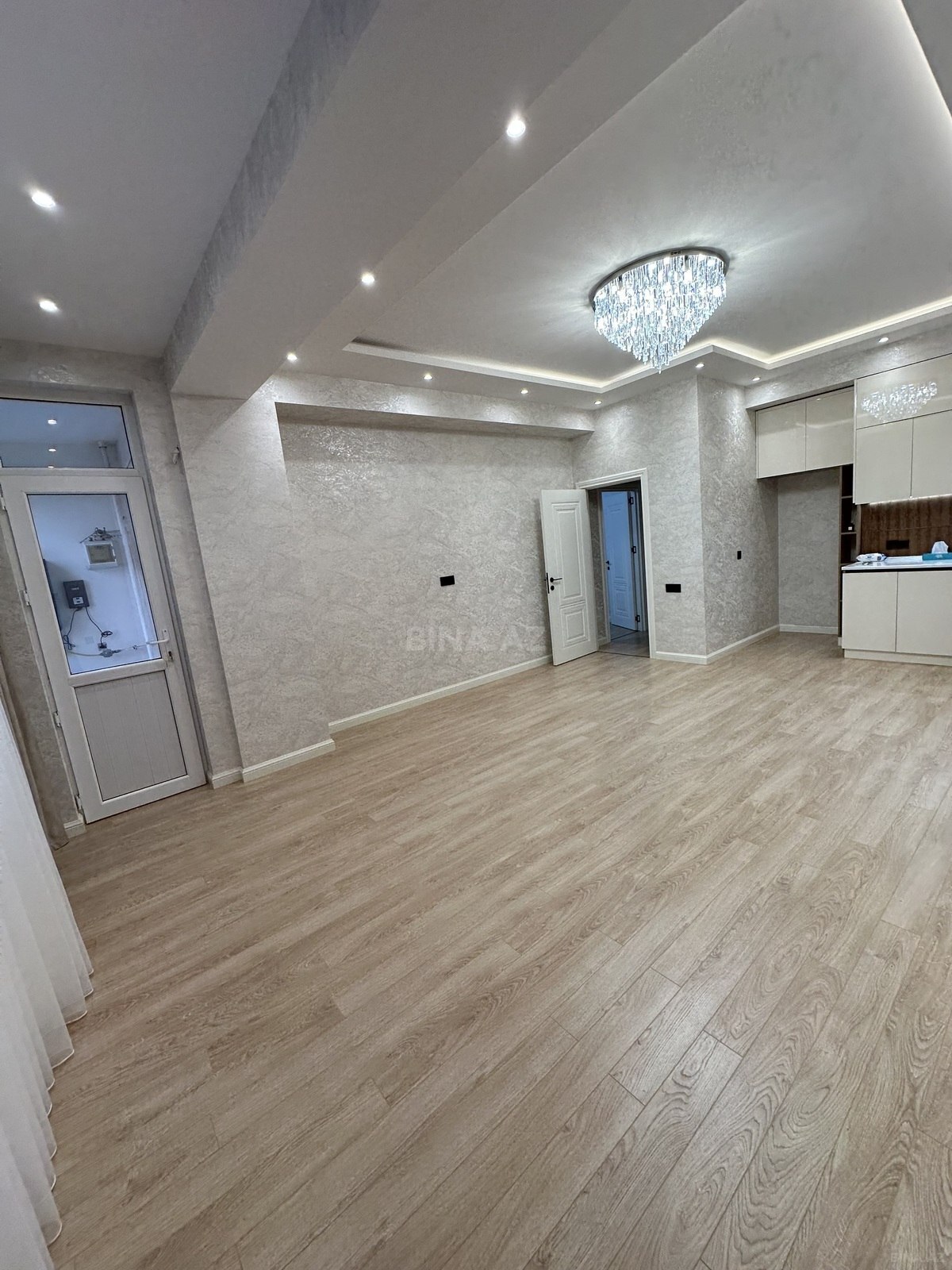 2 otaqlı Yeni tikili, Qara Qarayev m., Bakı