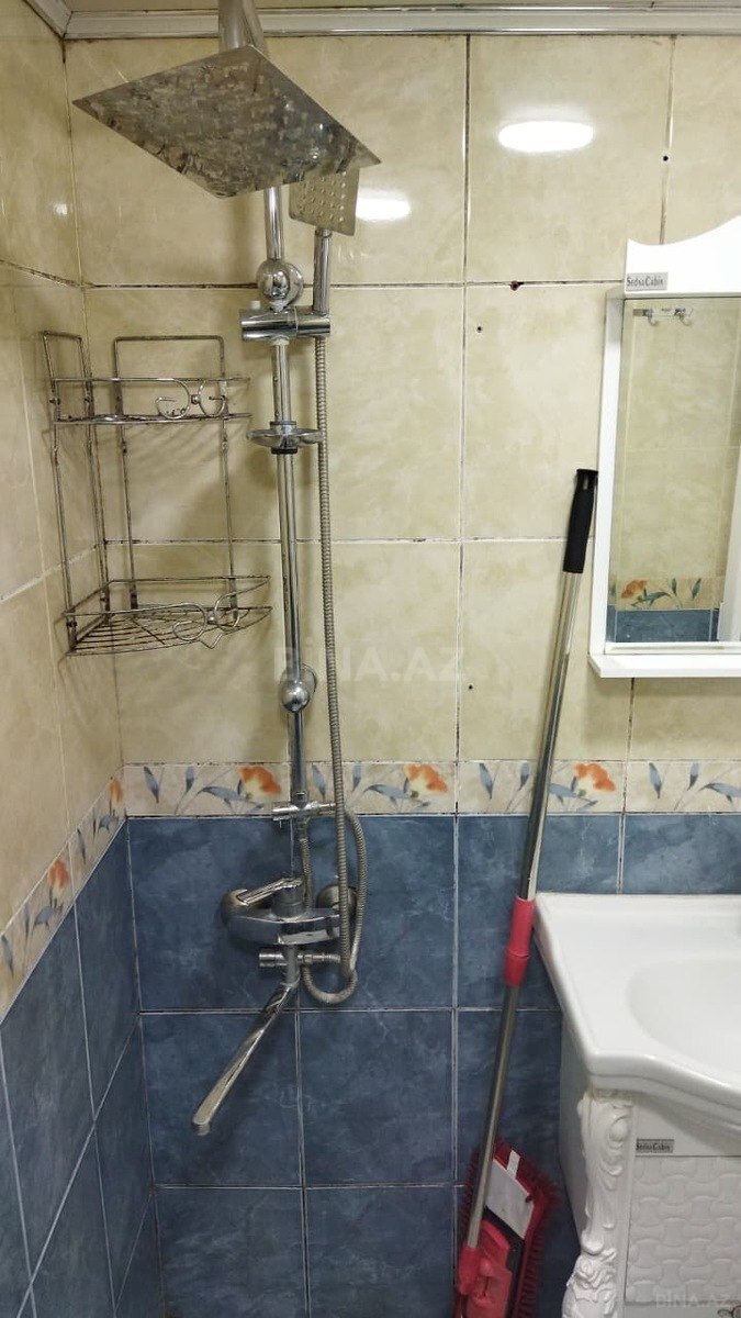 2 otaqlı Köhnə tikili, Memar Əcəmi m., Bakı