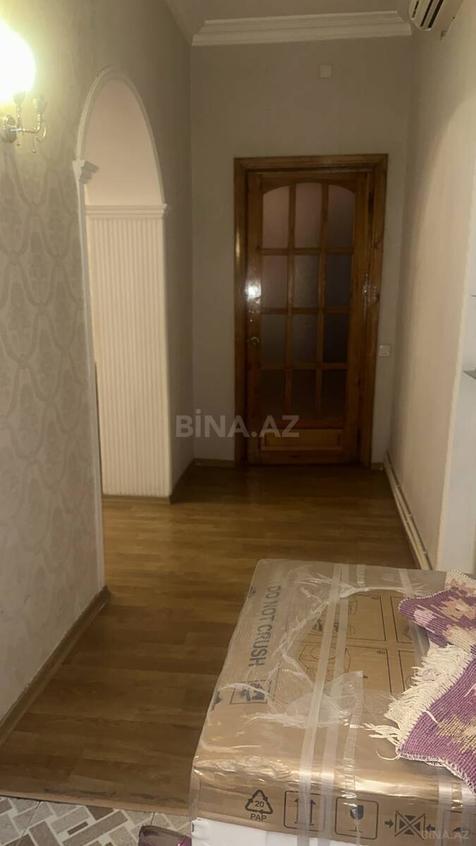 2 otaqlı Köhnə tikili, Qara Qarayev m., Bakı