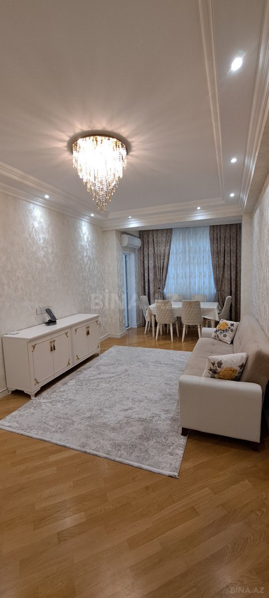 2 otaqlı Yeni tikili, 8-ci mikrorayon q., Bakı
