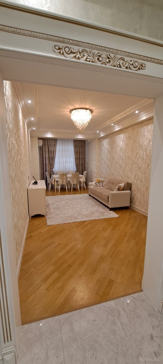 2 otaqlı Yeni tikili, 8-ci mikrorayon q., Bakı
