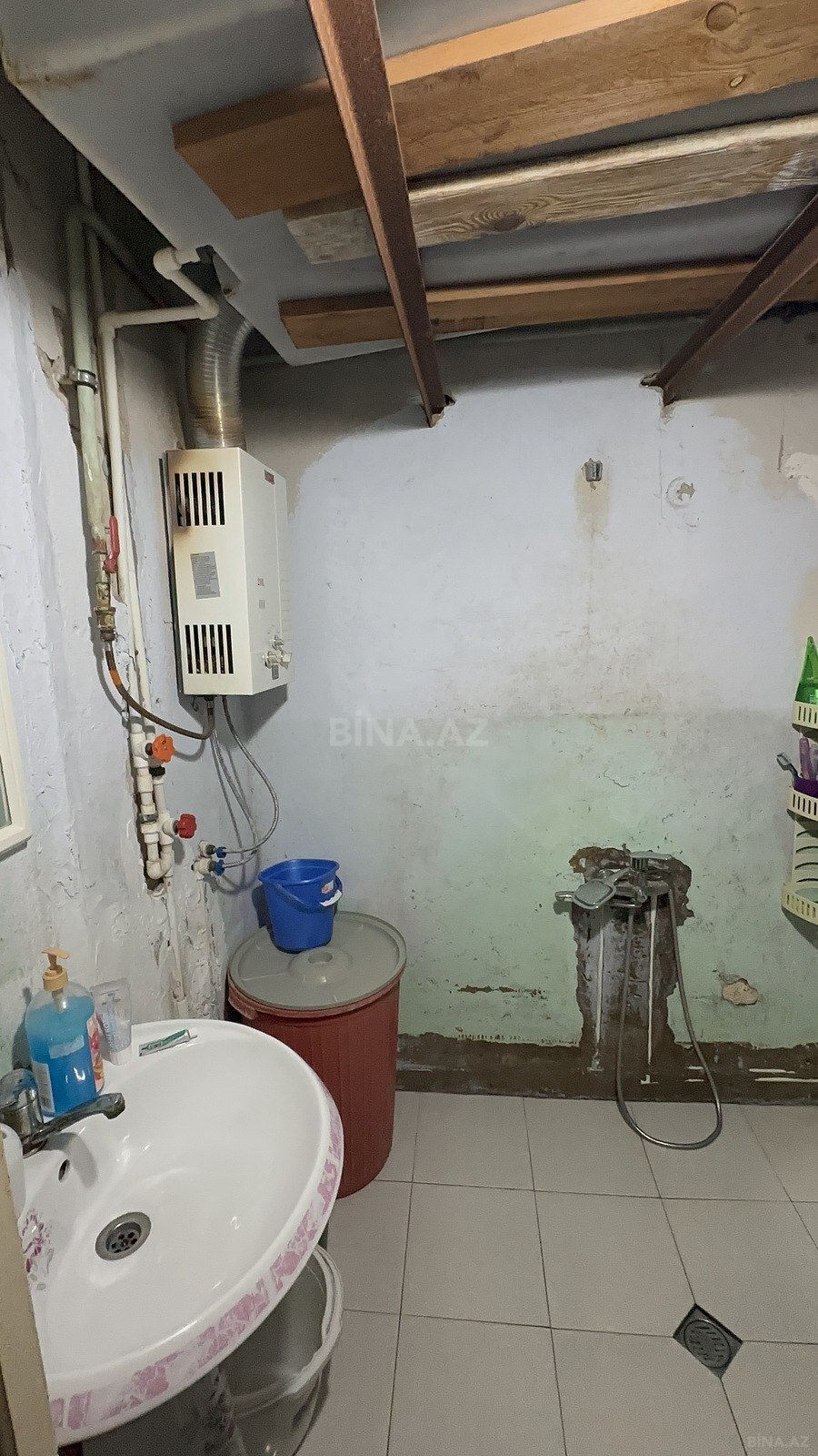 3 otaqlı Köhnə tikili, Lökbatan q., Bakı