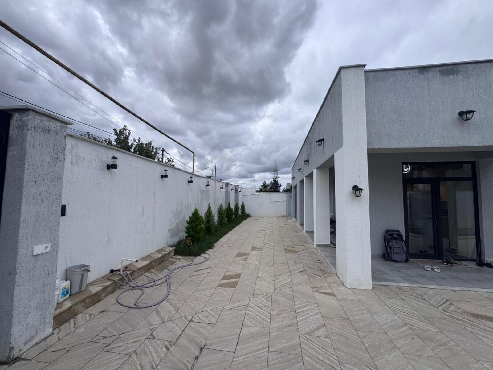 4 otaqlı Həyət evi/Bağ evi, Şüvəlan q., Bakı