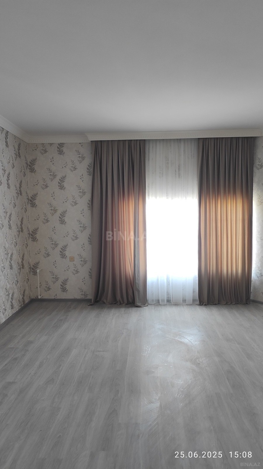 3 otaqlı Köhnə tikili, 20 Yanvar m., Bakı