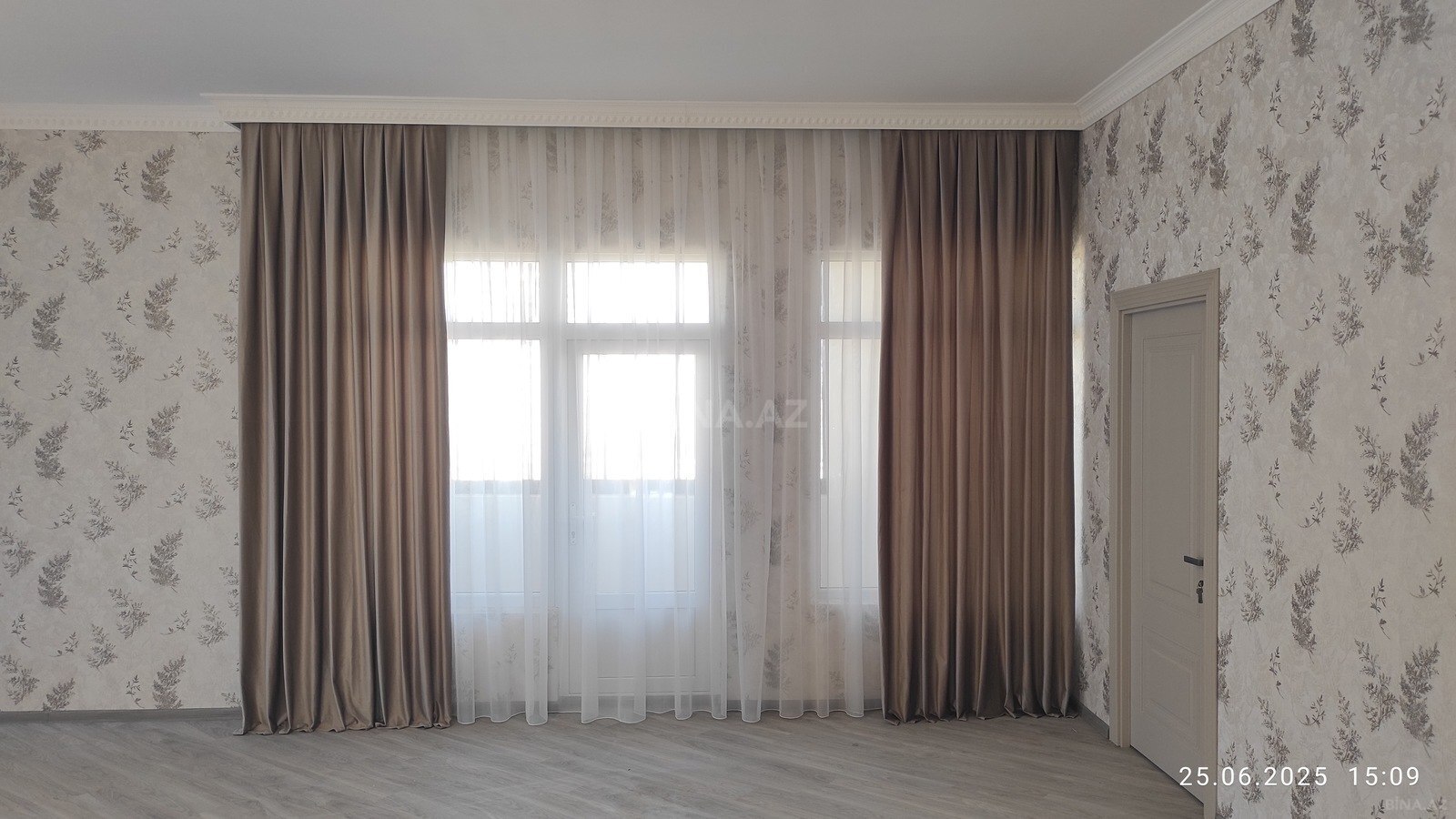 3 otaqlı Köhnə tikili, 20 Yanvar m., Bakı