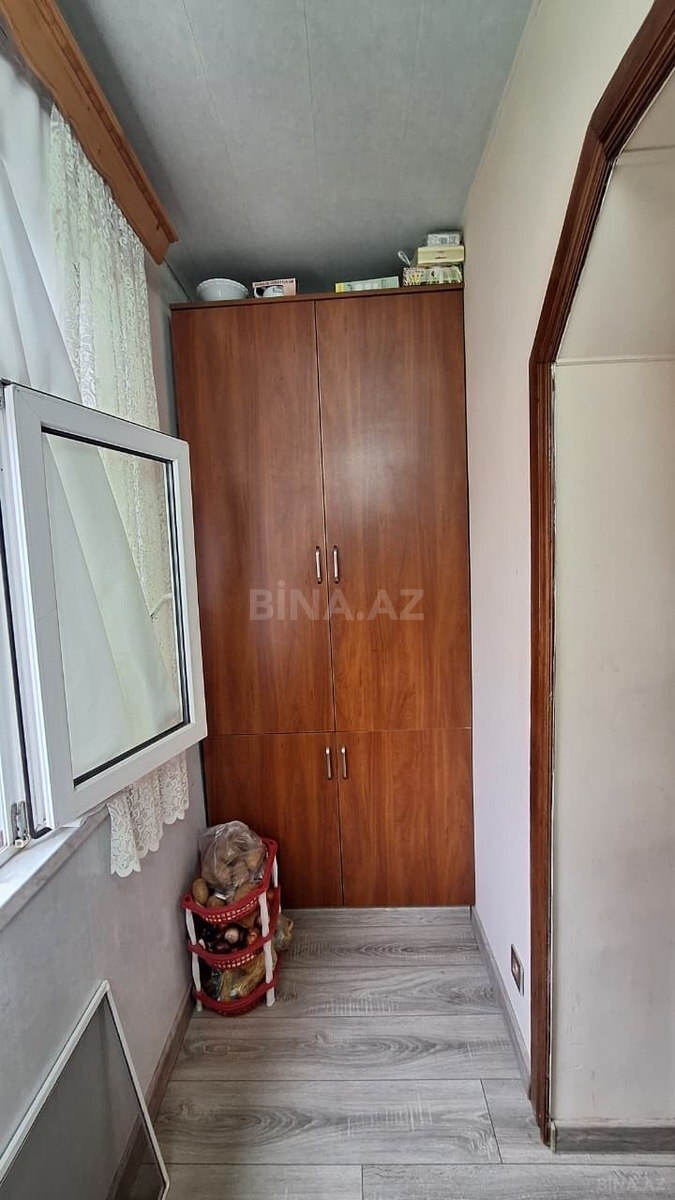 3 otaqlı Köhnə tikili, Xalqlar Dostluğu m., Bakı