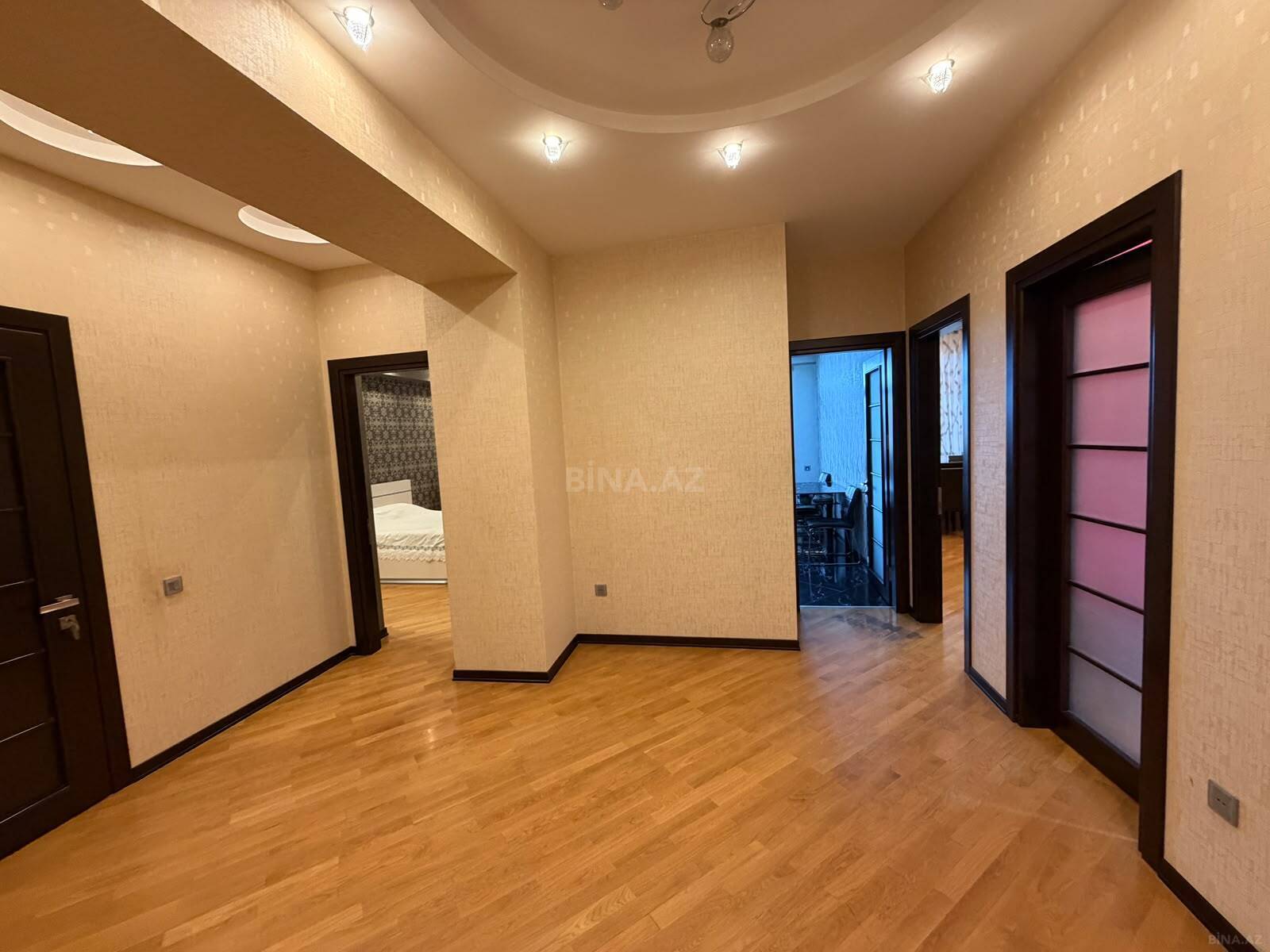 3 otaqlı Yeni tikili, Qara Qarayev m., Bakı