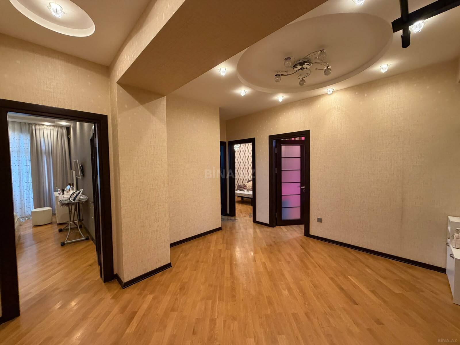 3 otaqlı Yeni tikili, Qara Qarayev m., Bakı