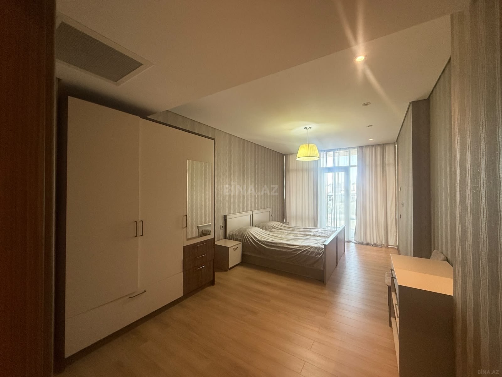4 otaqlı Yeni tikili, Şah İsmayıl Xətai m., Bakı