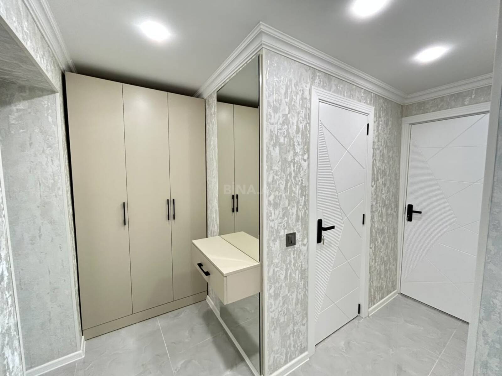 2 otaqlı Köhnə tikili, Qara Qarayev m., Bakı