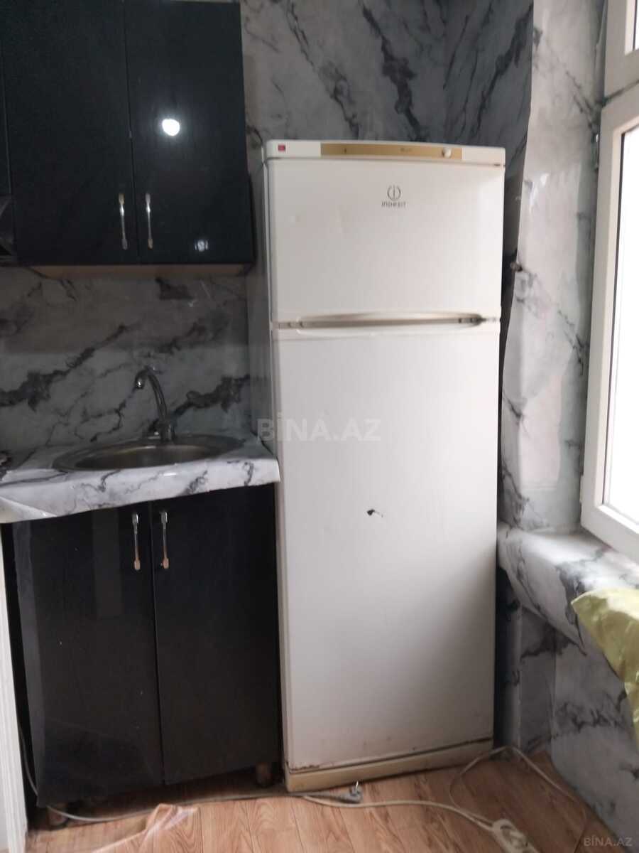 3 otaqlı Köhnə tikili, Elmlər Akademiyası m., Bakı
