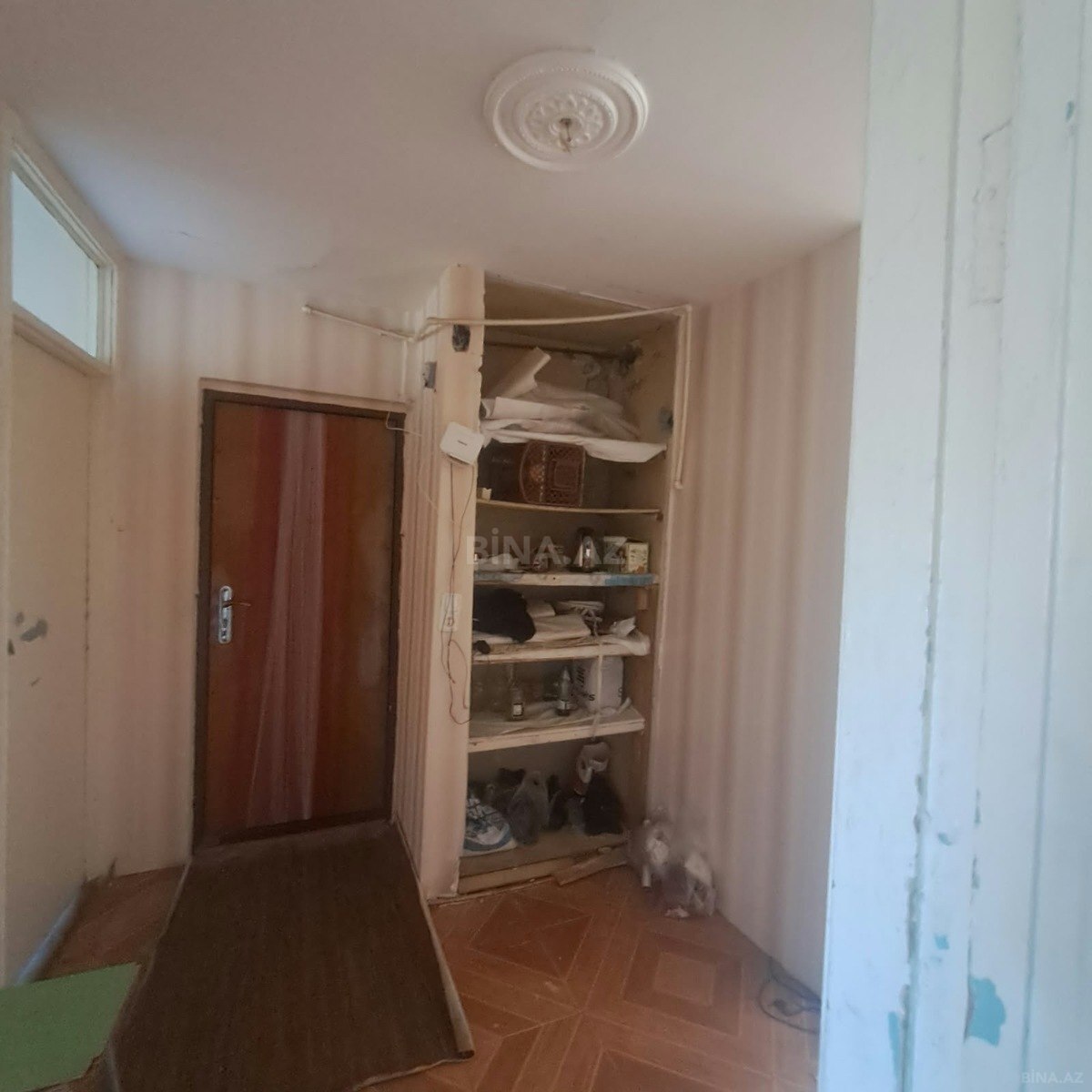 3 otaqlı Köhnə tikili, Neftçilər m., Bakı