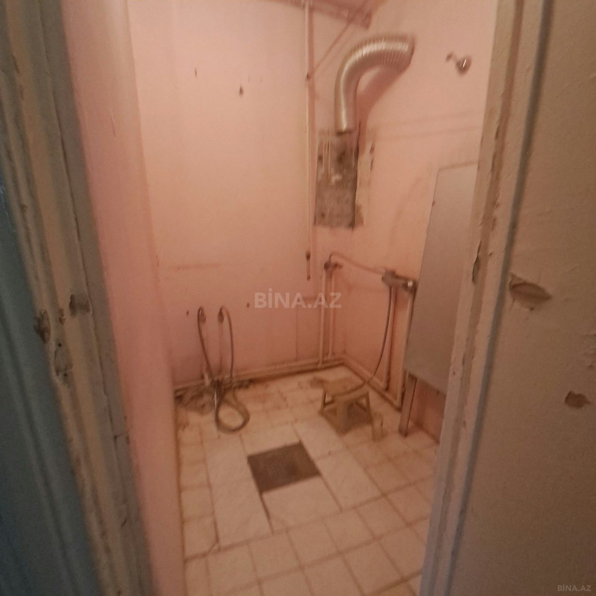 3 otaqlı Köhnə tikili, Neftçilər m., Bakı
