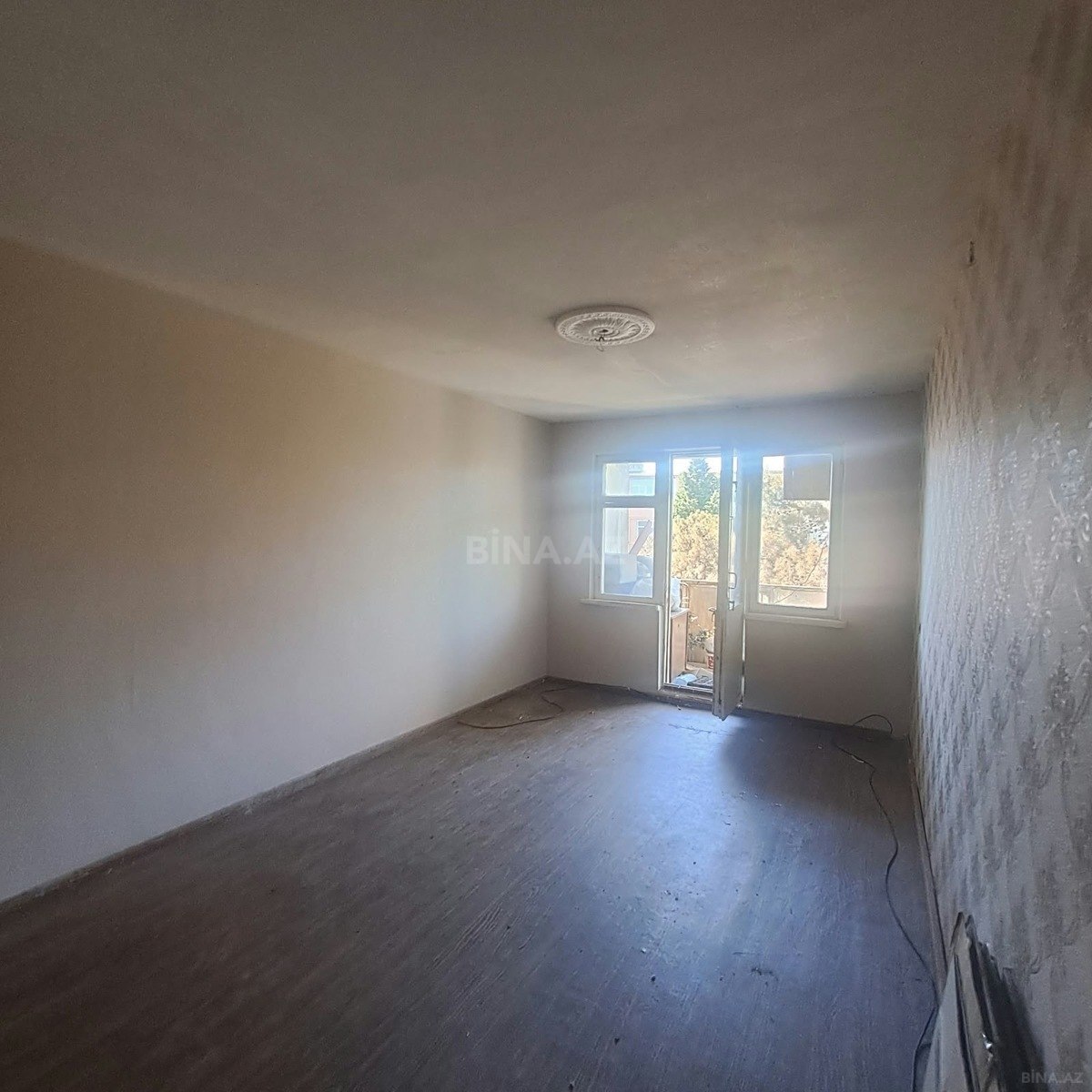 3 otaqlı Köhnə tikili, Neftçilər m., Bakı