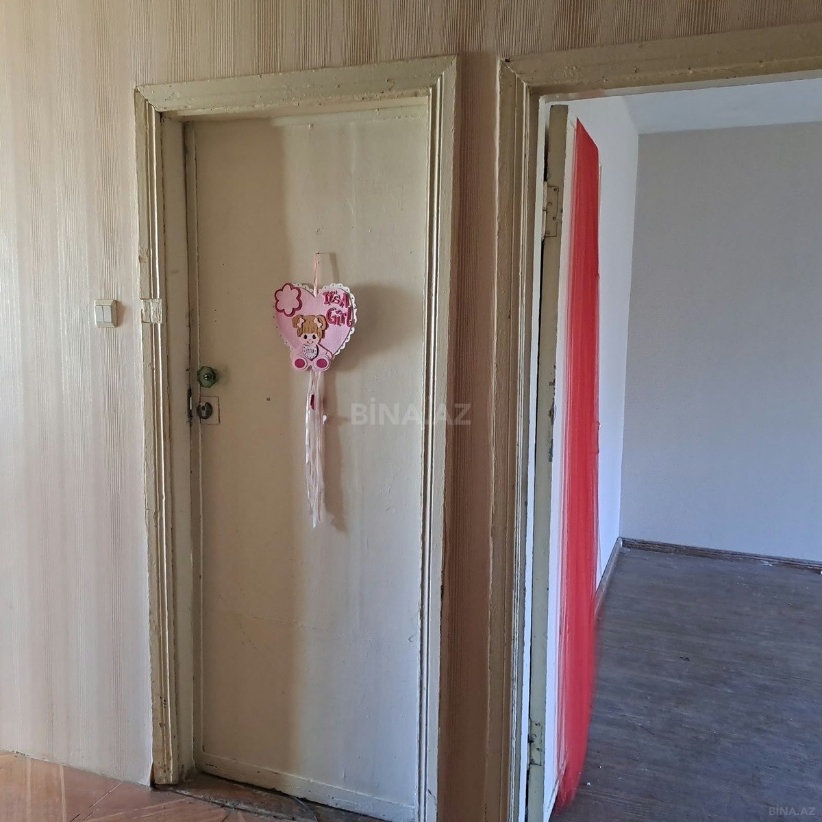 3 otaqlı Köhnə tikili, Neftçilər m., Bakı