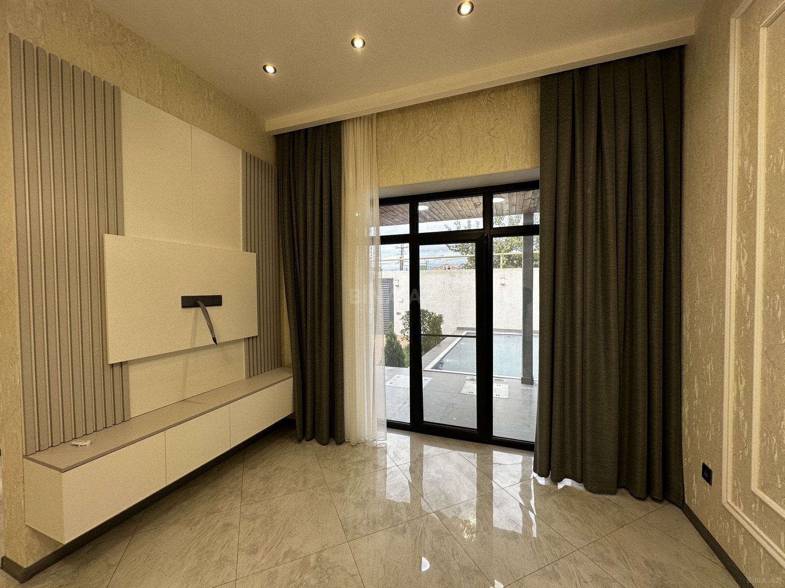 4 otaqlı Həyət evi/Bağ evi, Şüvəlan q., Bakı