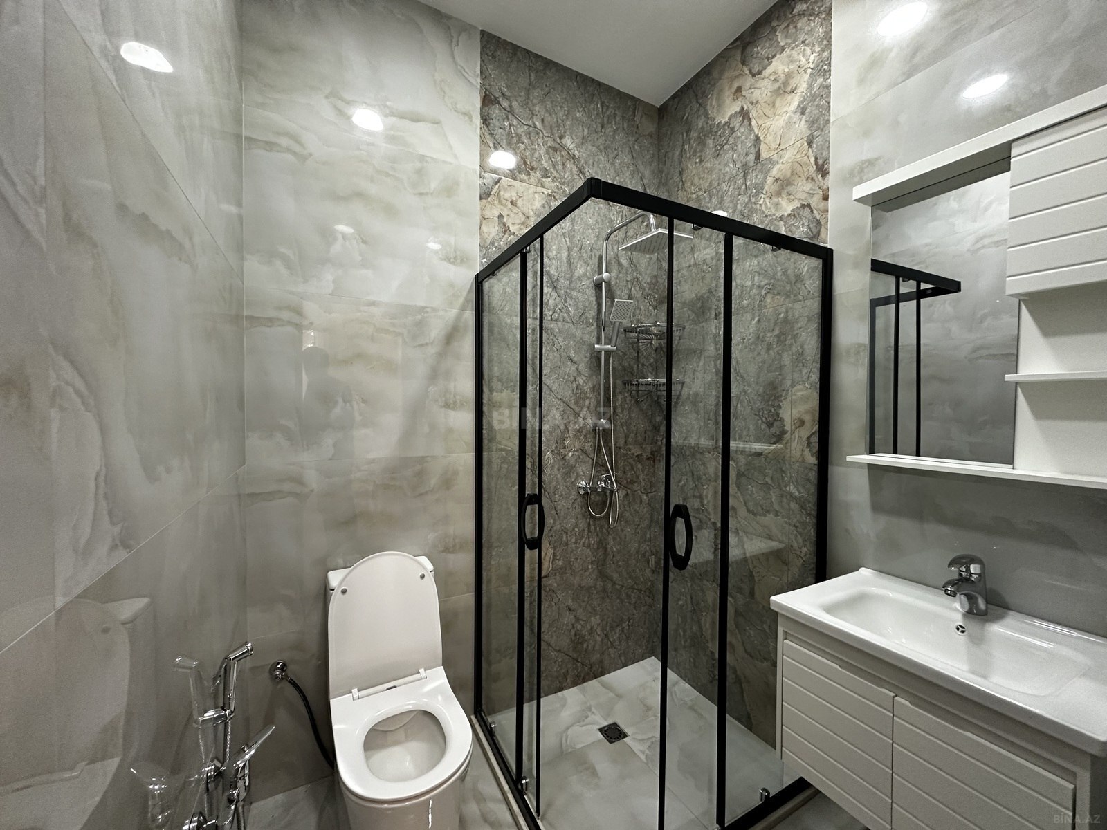 4 otaqlı Həyət evi/Bağ evi, Şüvəlan q., Bakı