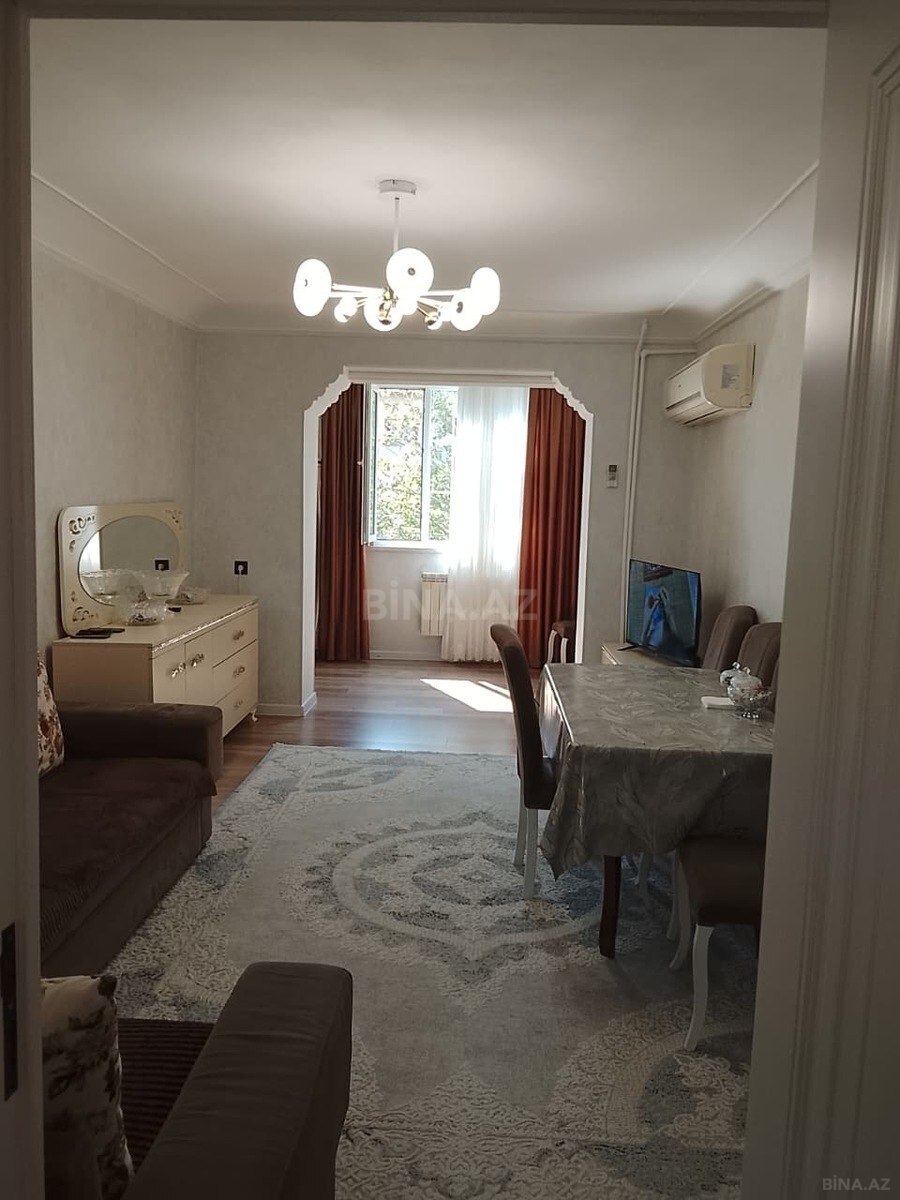 3 otaqlı Köhnə tikili, Neftçilər m., Bakı