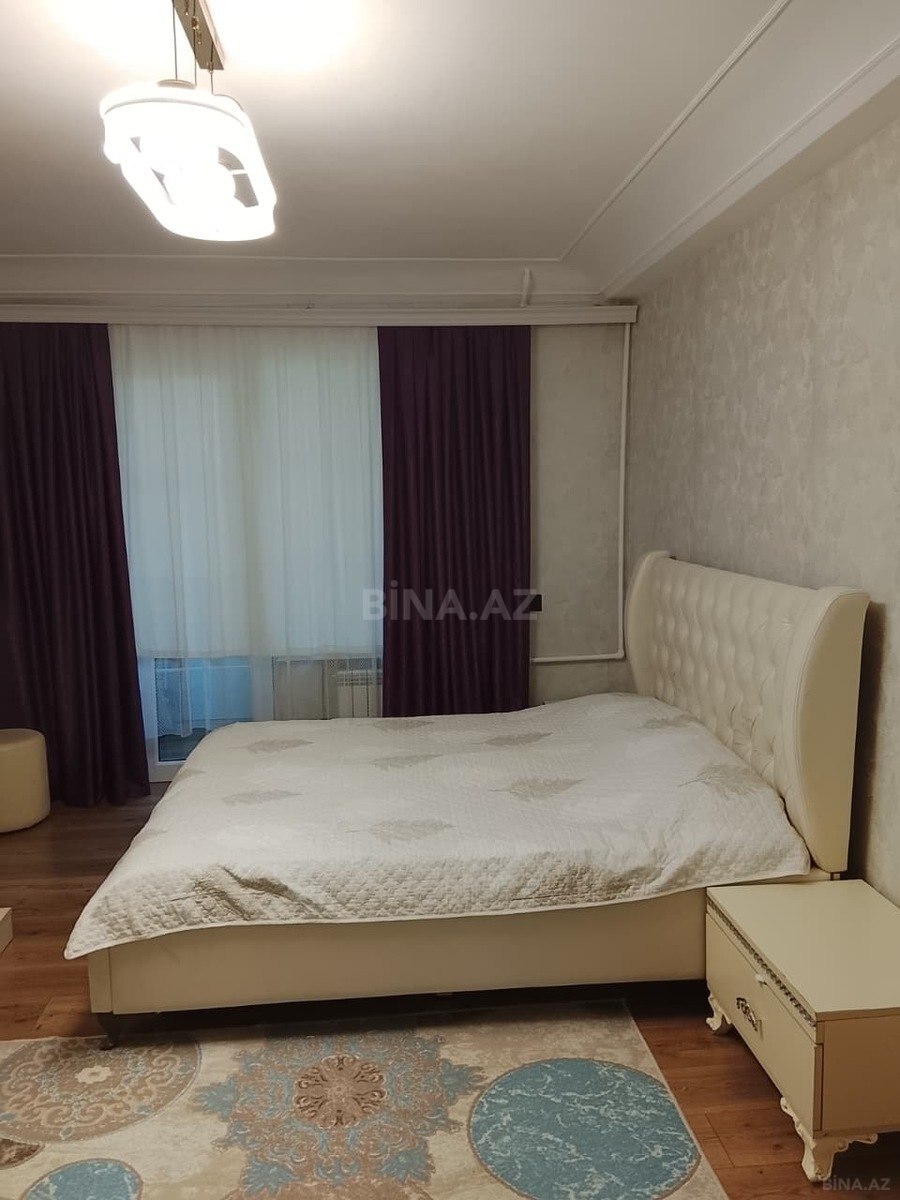 3 otaqlı Köhnə tikili, Neftçilər m., Bakı