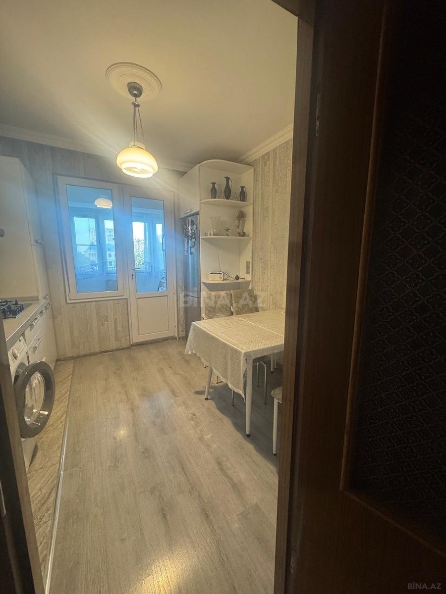 4 otaqlı Köhnə tikili, Əhmədli m., Bakı
