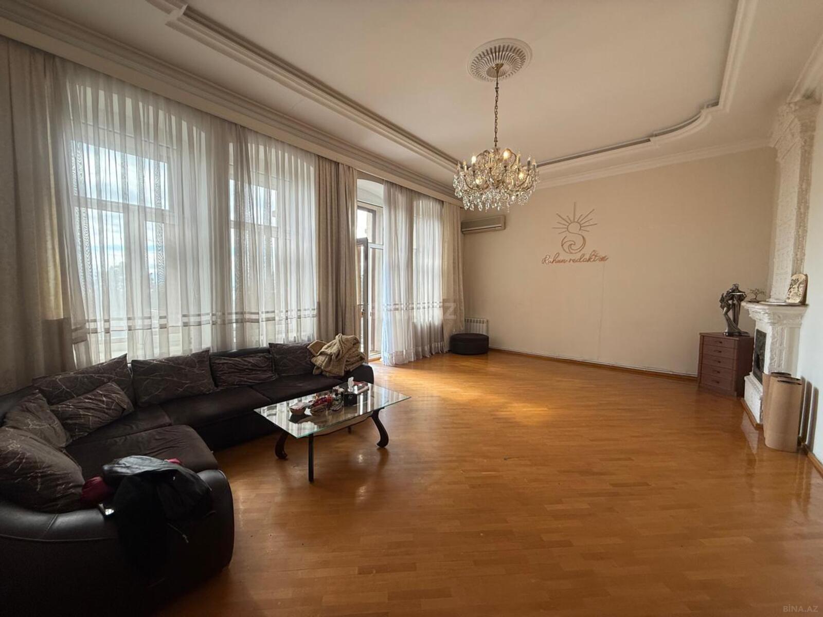 4 otaqlı Köhnə tikili, Sahil m., Bakı