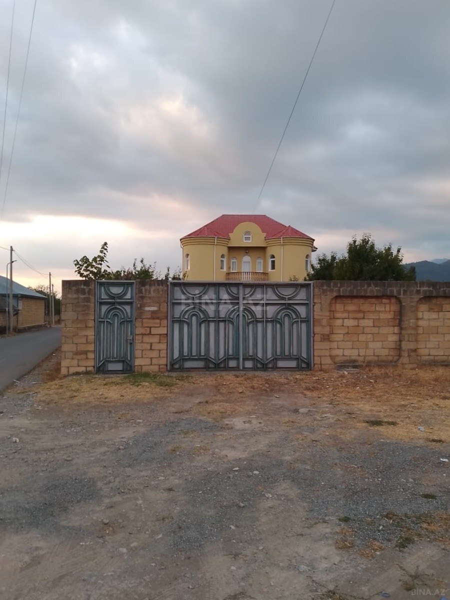 12 otaqlı Həyət evi/Bağ evi, İsmayıllı
