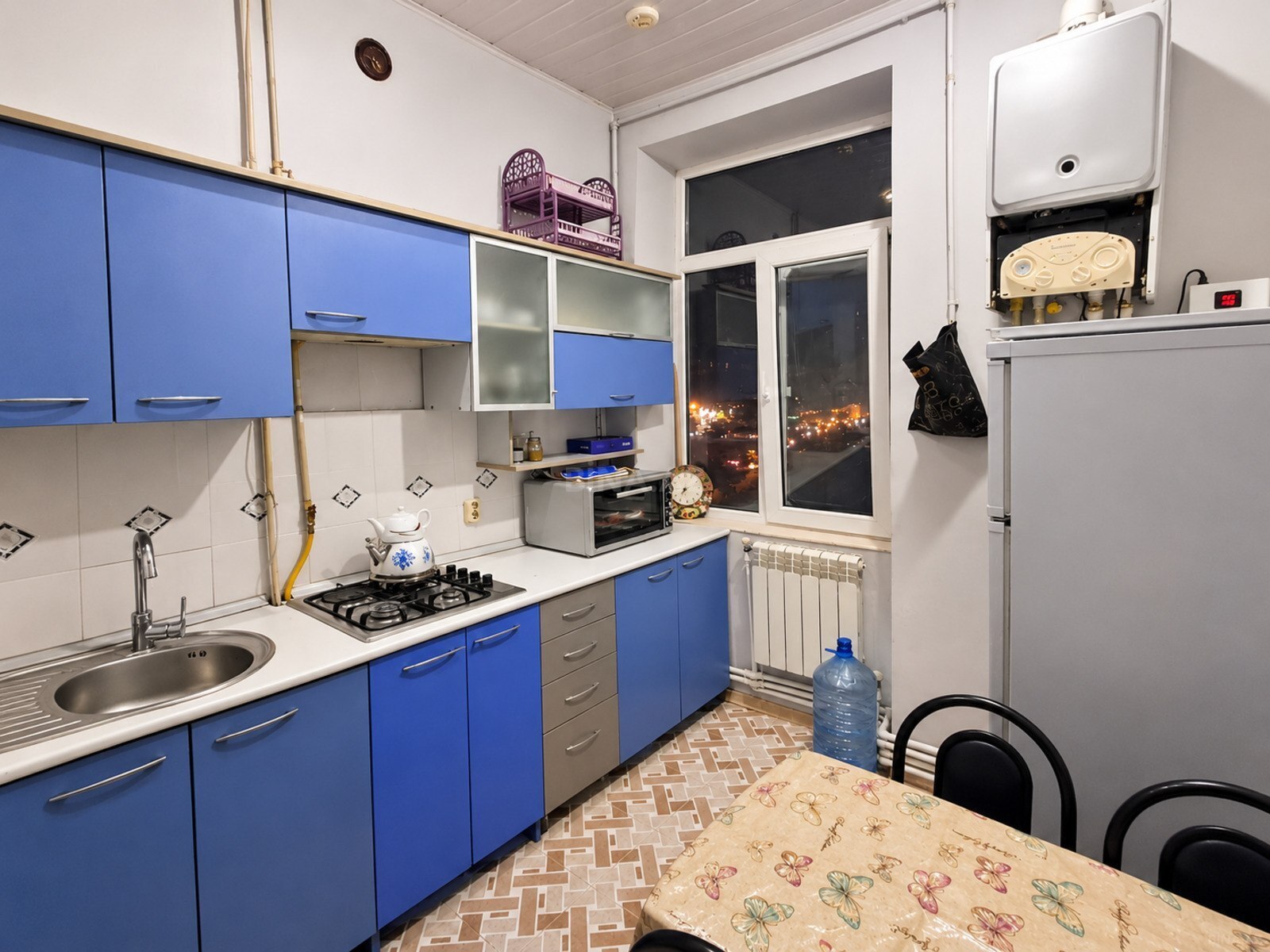 3 otaqlı Köhnə tikili, Qara Qarayev m., Bakı