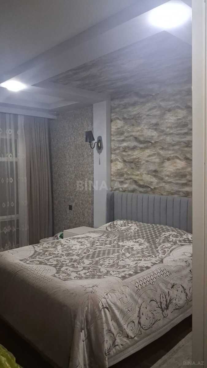 4 otaqlı Köhnə tikili, Bakıxanov q., Bakı