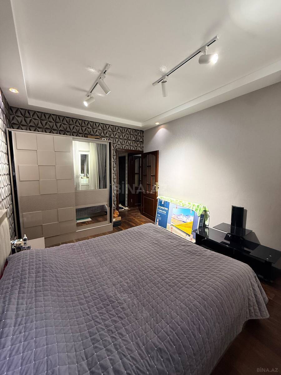 4 otaqlı Köhnə tikili, Bakıxanov q., Bakı