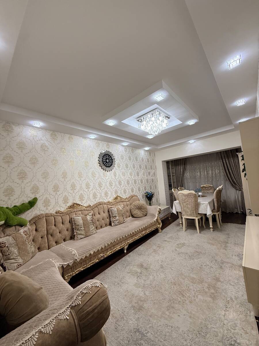 4 otaqlı Köhnə tikili, Bakıxanov q., Bakı