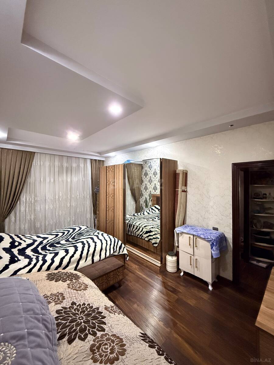 4 otaqlı Köhnə tikili, Bakıxanov q., Bakı