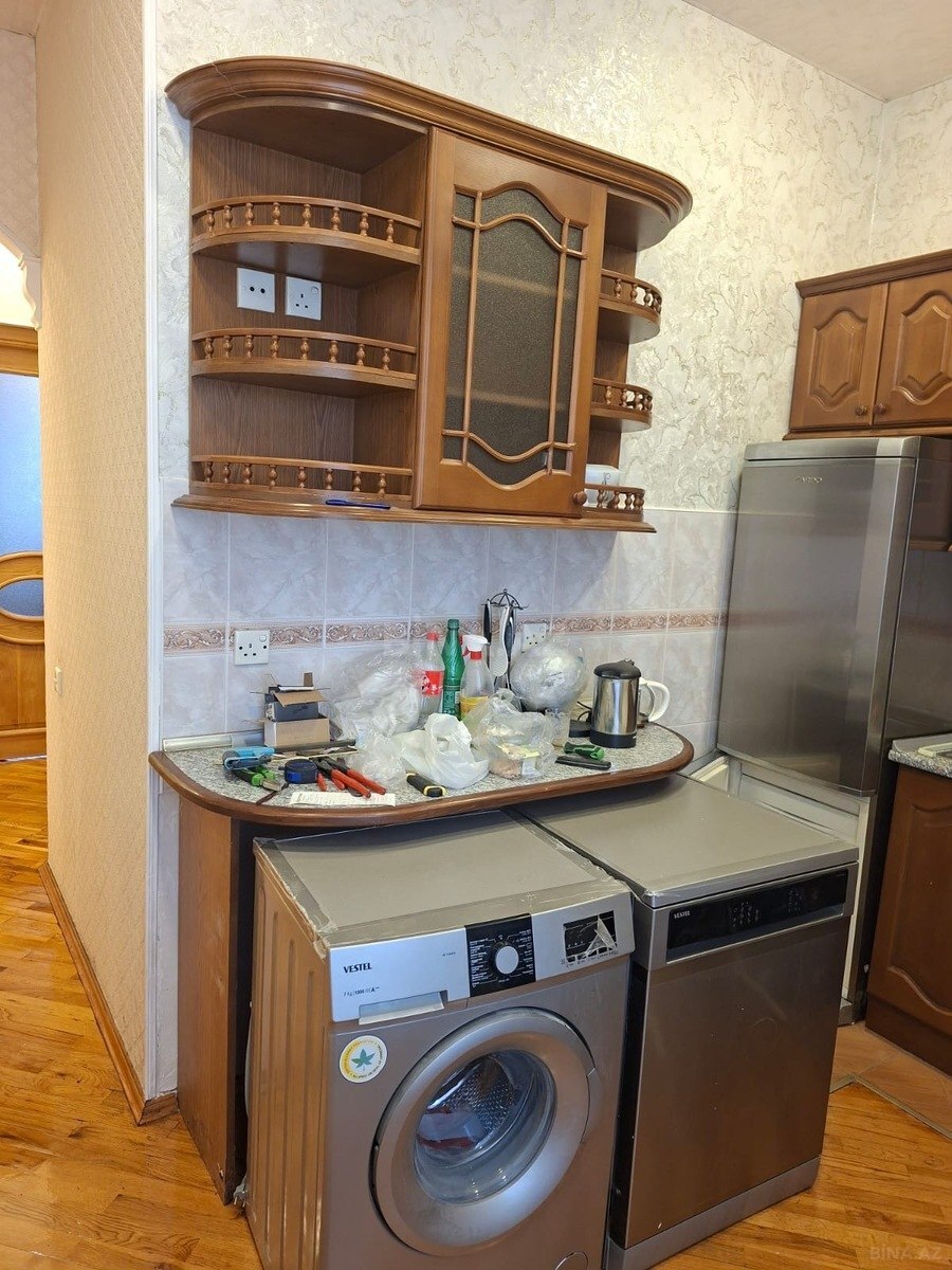 3 otaqlı Köhnə tikili, Sahil m., Bakı