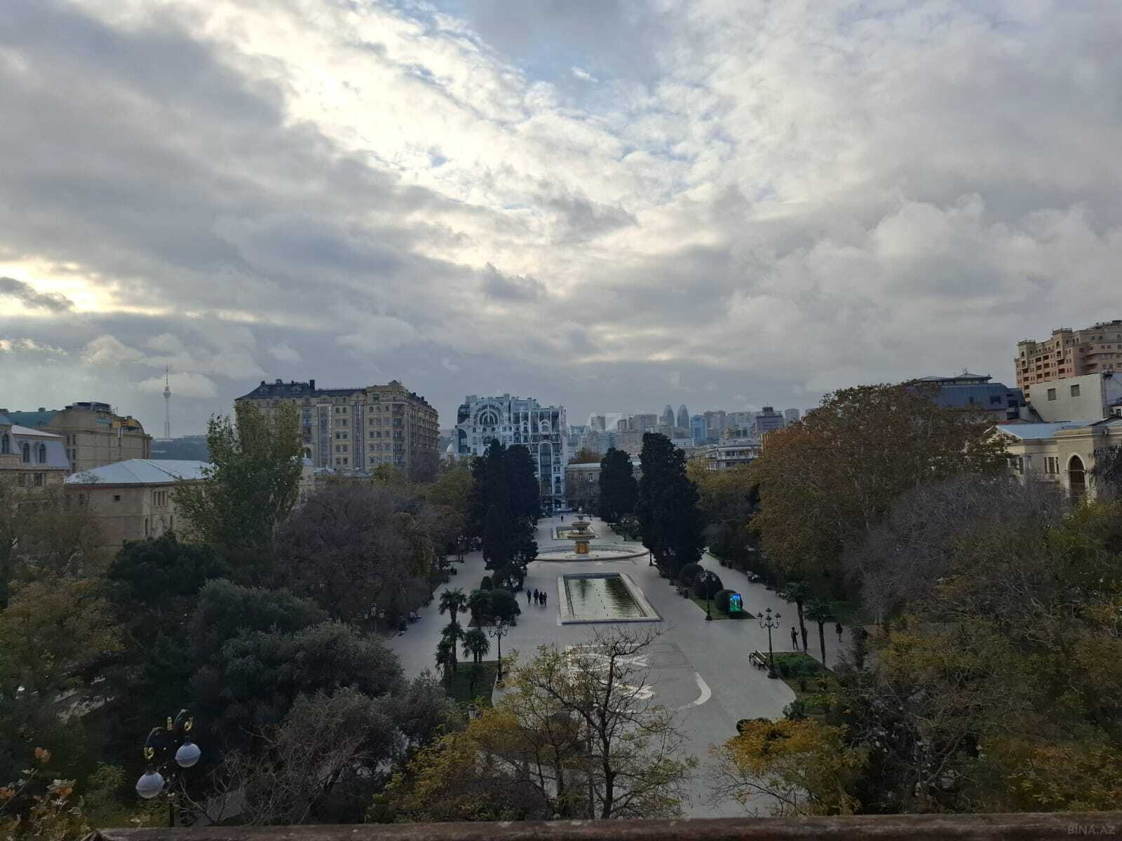 3 otaqlı Köhnə tikili, Sahil m., Bakı