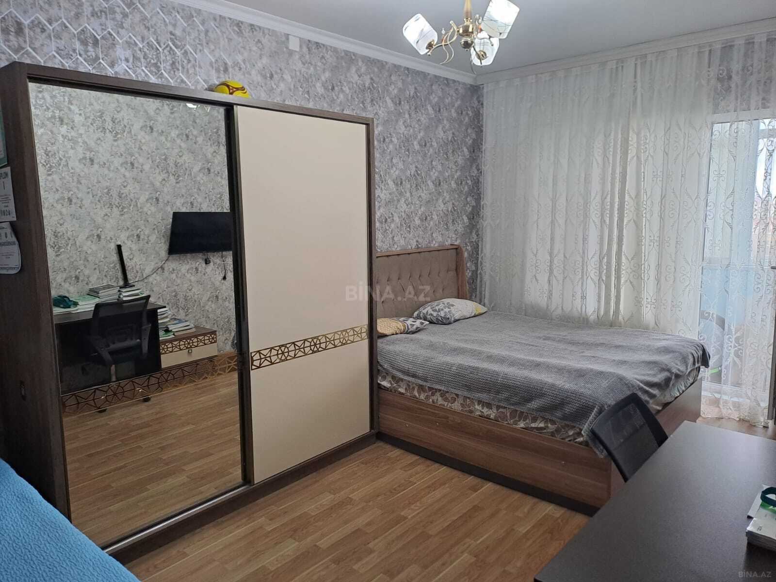 3 otaqlı Köhnə tikili, Memar Əcəmi m., Bakı
