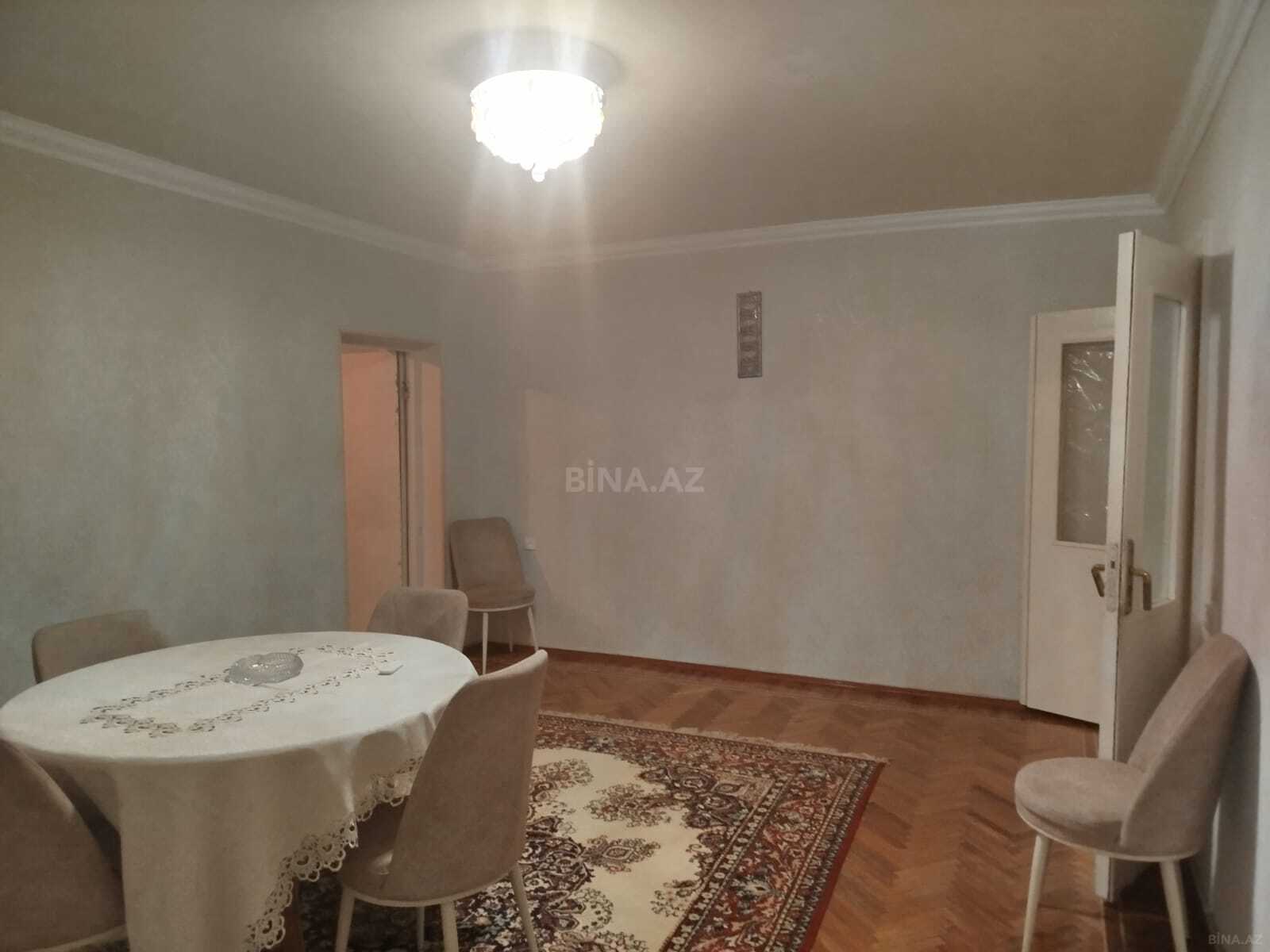 4 otaqlı Köhnə tikili, Elmlər Akademiyası m., Bakı