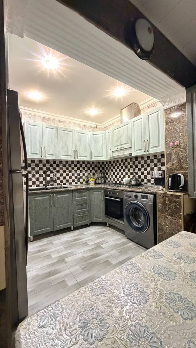4 otaqlı Köhnə tikili, Qaraçuxur q., Bakı
