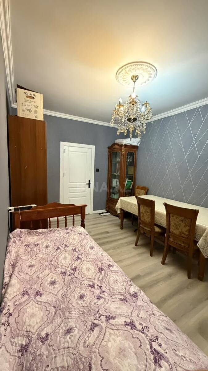 4 otaqlı Köhnə tikili, Qaraçuxur q., Bakı