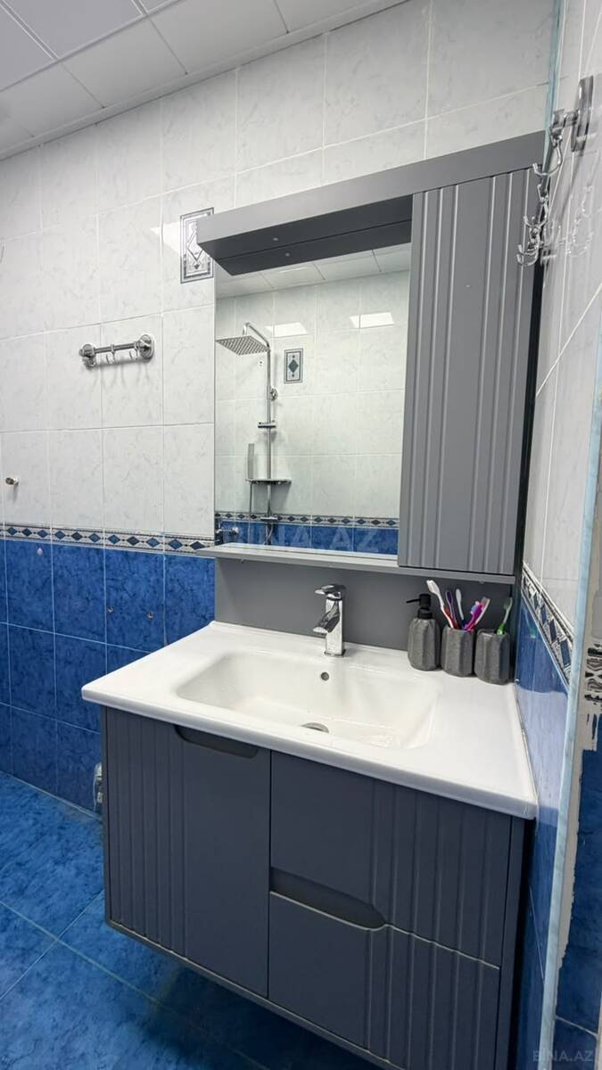4 otaqlı Köhnə tikili, Qaraçuxur q., Bakı