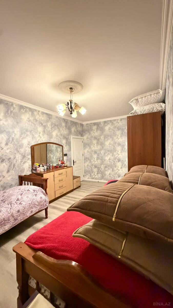 4 otaqlı Köhnə tikili, Qaraçuxur q., Bakı