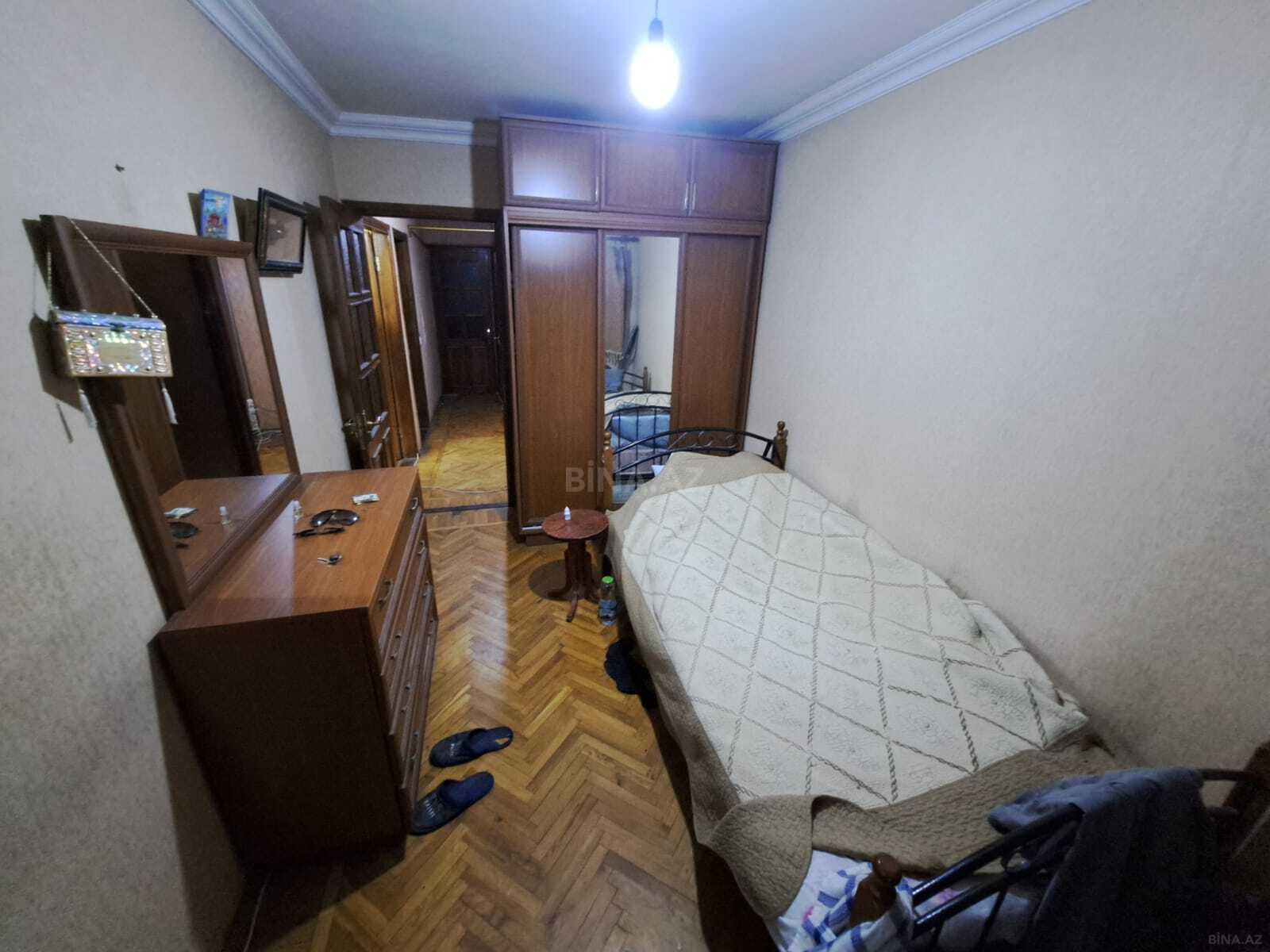 3 otaqlı Köhnə tikili, Neftçilər m., Bakı