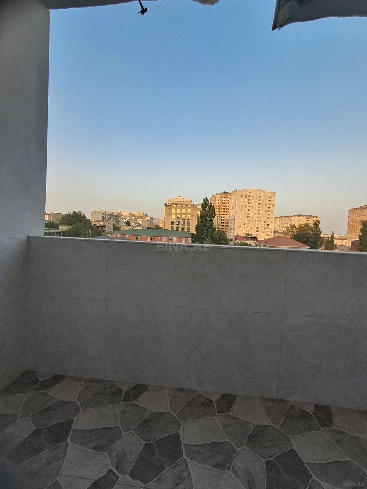 3 otaqlı Köhnə tikili, İnşaatçılar m., Bakı