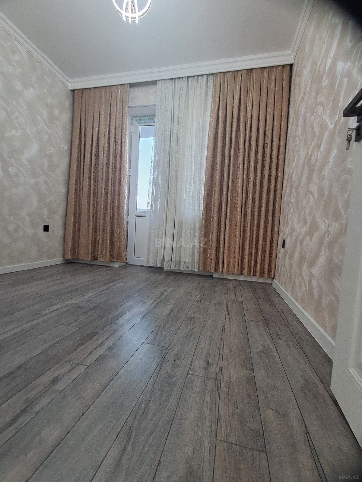 3 otaqlı Köhnə tikili, İnşaatçılar m., Bakı