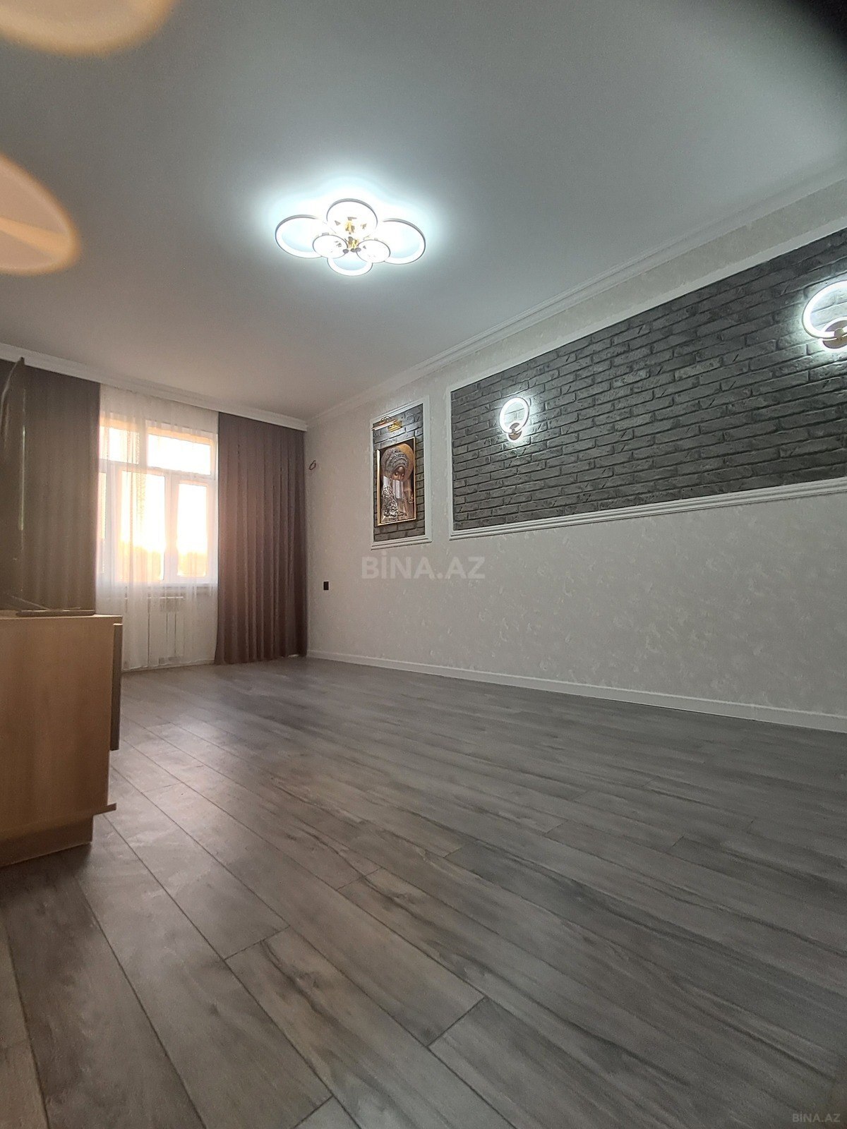 3 otaqlı Köhnə tikili, İnşaatçılar m., Bakı